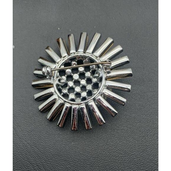 Vintage Silver Tone Sunburst Flower Clear Rhinestone Brooch - Picture 4 of 4